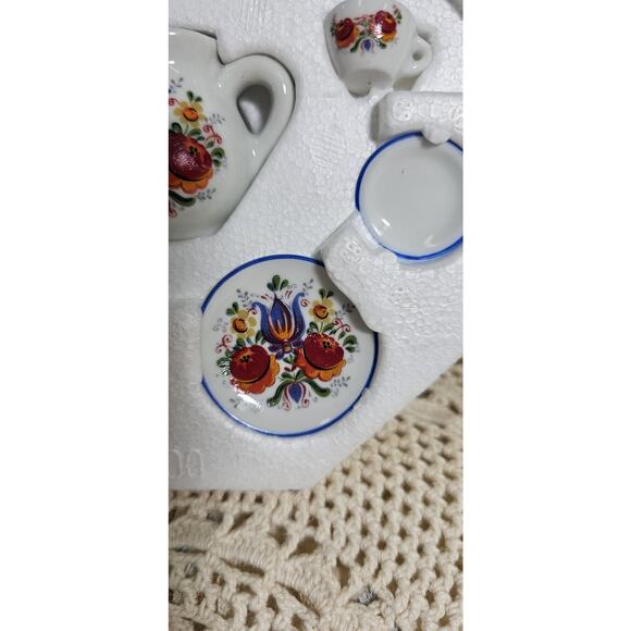 Reutter Miniature Floral Porcelain Tea Set - Picture 6 of 10